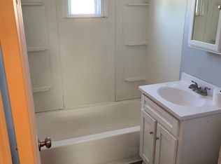 35 Lardner Ct, Tonawanda, NY 14150