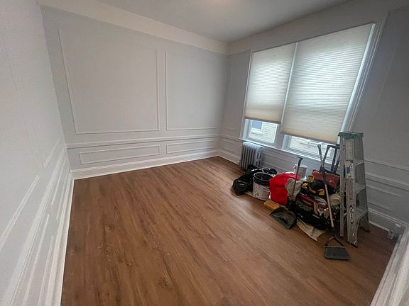 3rd image of 2361 28th St APT 1F