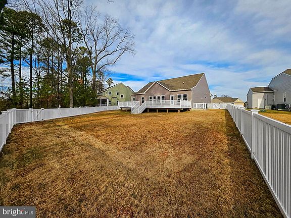 2nd image of 5582 Trafalgar Cir