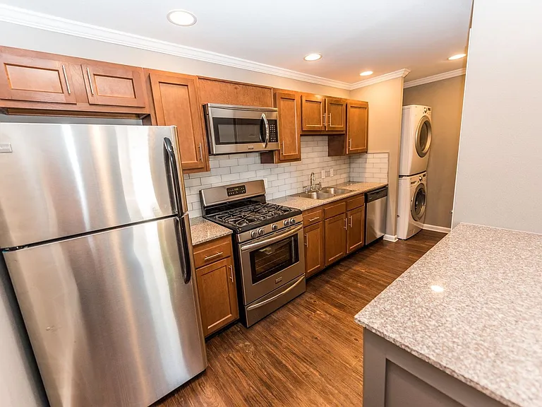 Axiom Apartments — Photo 24