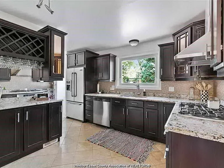 6711 Riverside Dr E — Photo 8