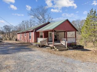 121 Crescent Dr, Sevierville, TN 37862