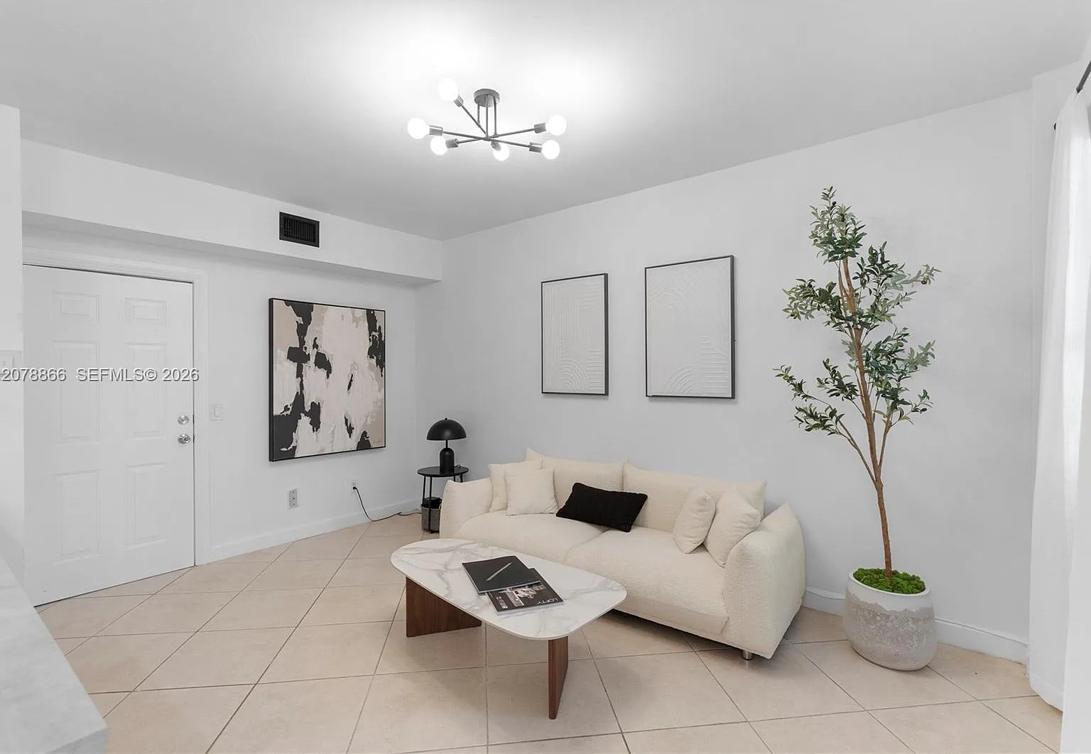 Lincoln View Condo — Photo 3