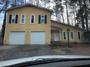 5474 Barnaby Ct, Lilburn, GA 30047