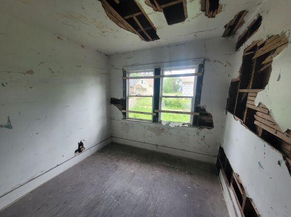 detroit-michigan-88398033 picture