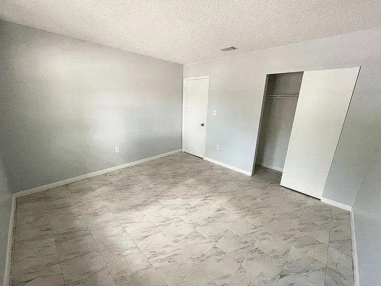 Janie B Apartments — Photo 44