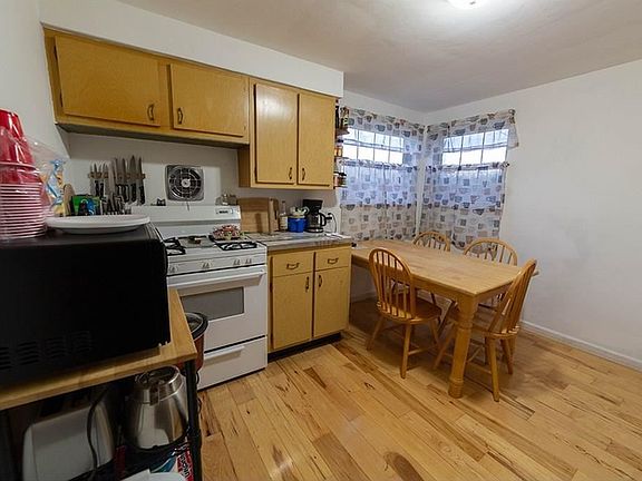 4th image of 807 Garlow Blvd