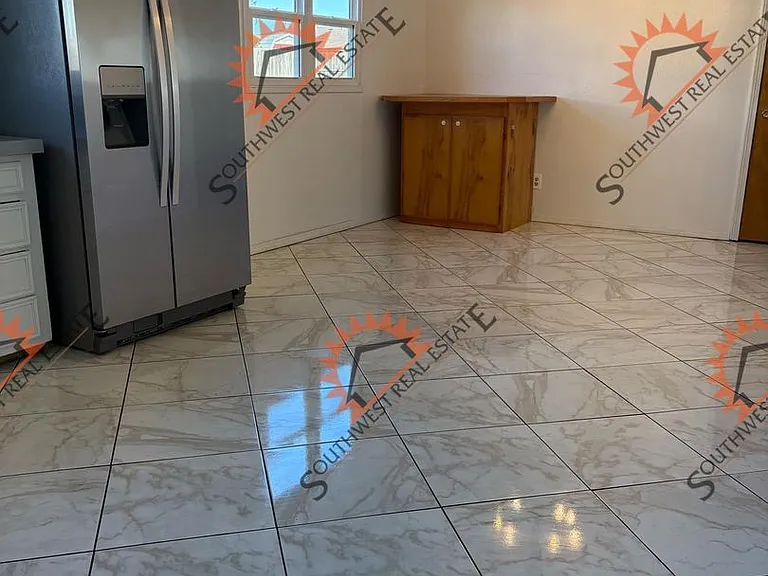 440 W Manana Blvd — Photo 4