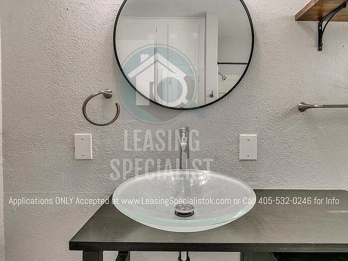 1025 Parsons St — Photo 17