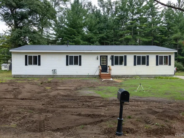 1648 W 4TH Street, Mills Township, MI 48756