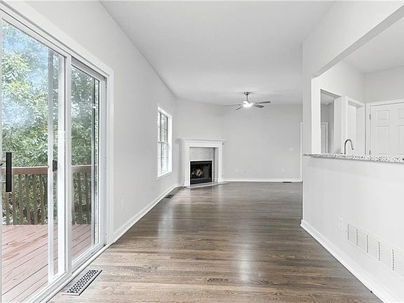 5th image of 730 Reeves Lake Dr SW