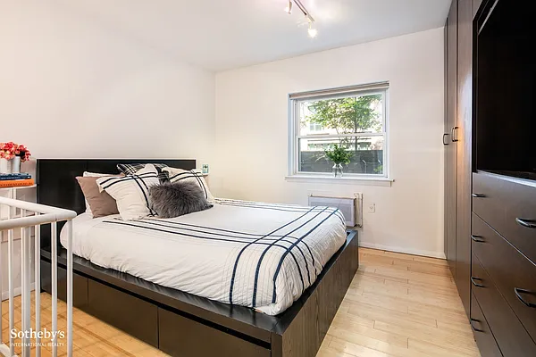 Sold by Sotheby's International Realty | media 4
