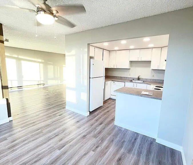 5200 University Way NE #402 — Photo 12