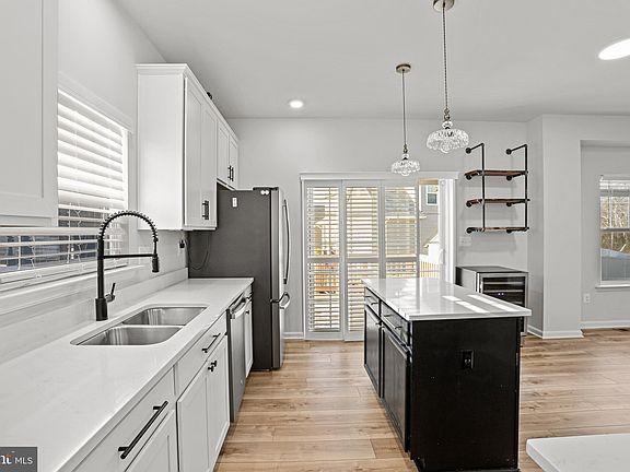 4th image of 3605 Quigley Ln