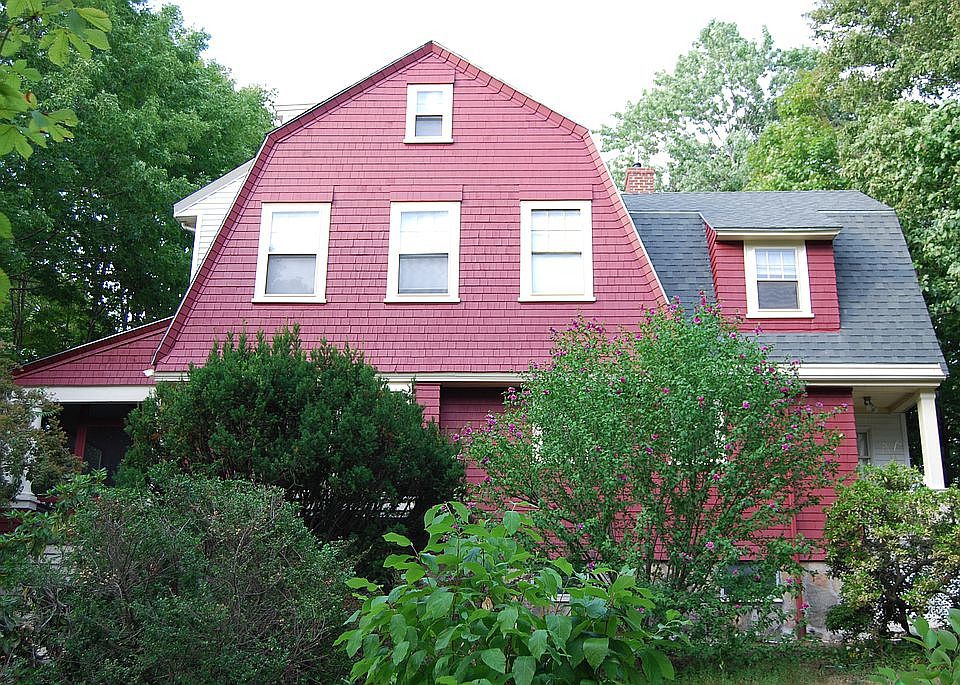2nd image of 324 Bellevue St
