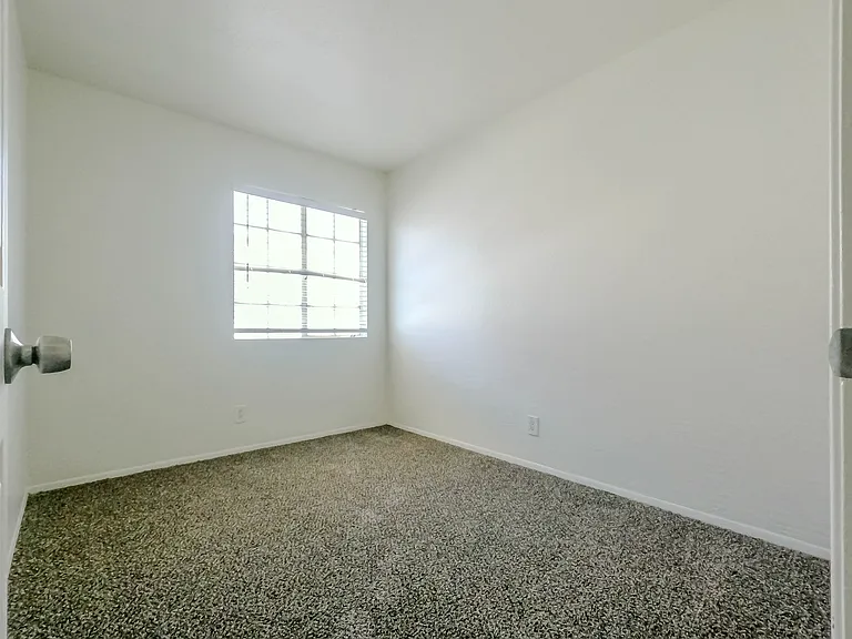 1219 E Townley Ave — Photo 15