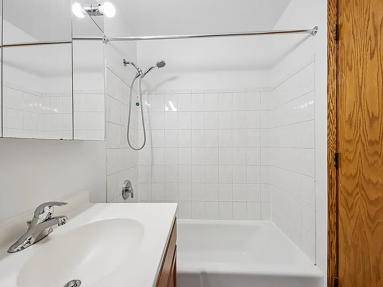 17-web-or-mls-9030 Kennedy Dr Unit 1C-S1906-016