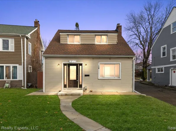 16 Utica Rd, Pontiac, MI 48341