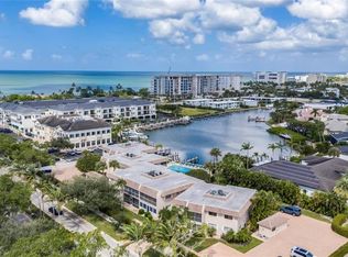 261 Banyan Blvd APT 104, Naples, FL 34102