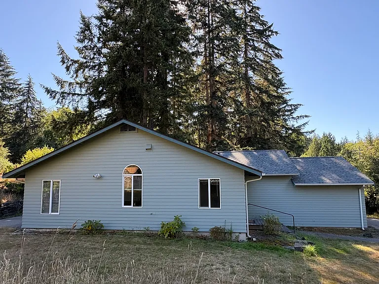 658 Fox Dr — Photo 2