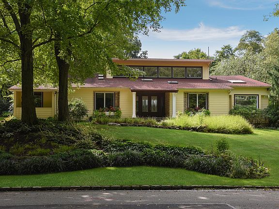 3rd image of 22 Windemere Way