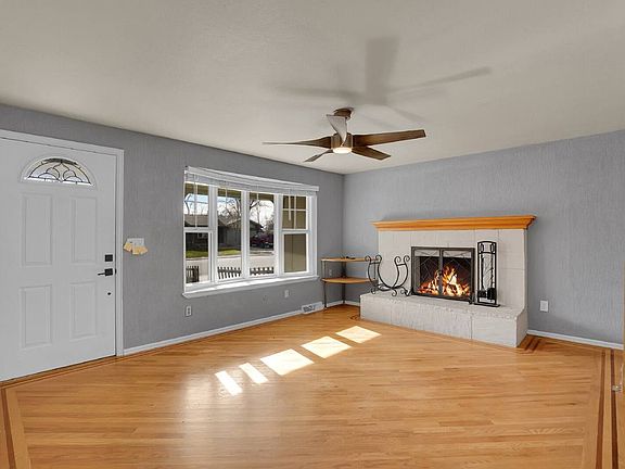 3rd image of 915 E 6th Ave