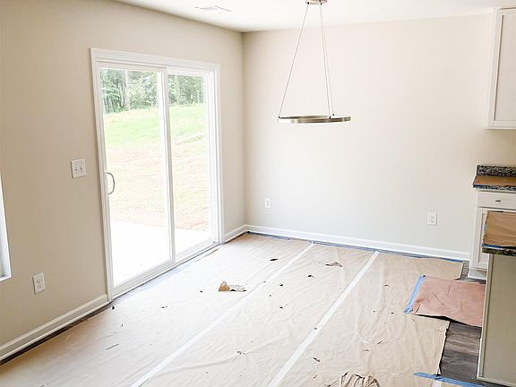 4th image of 104 Heatherwood Dr