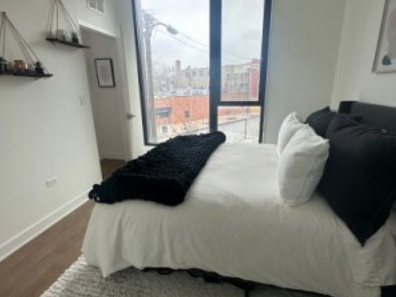 4th image of 3463 N Lincoln Ave #2