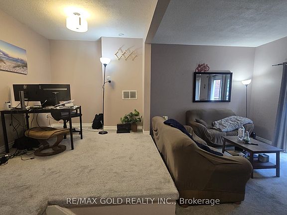 4th image of 6 Loconder Dr #15
