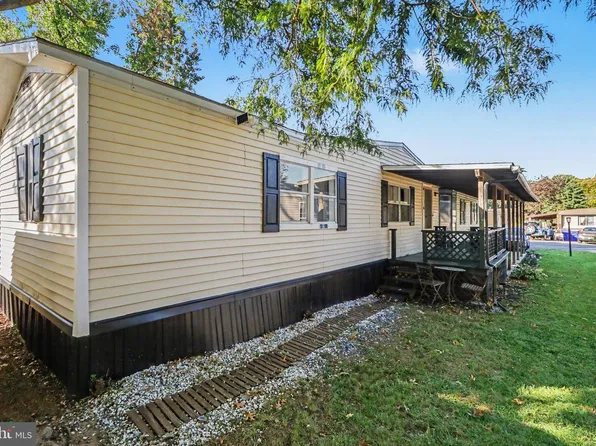 319 Bahama Cir, Carlisle, PA 17015