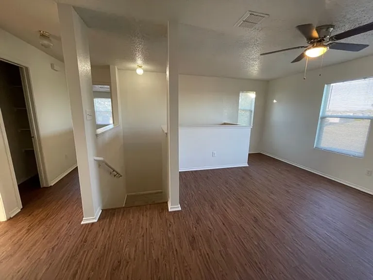 5008 Waterford Dr — Photo 17