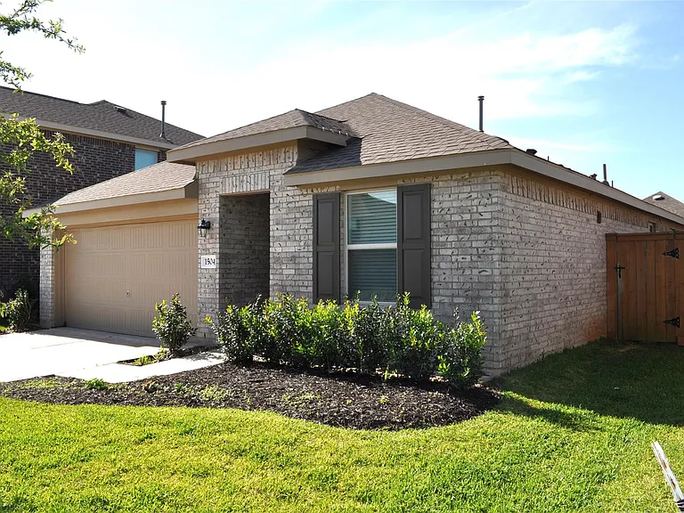 1504 Twilight Green Dr — Photo 17