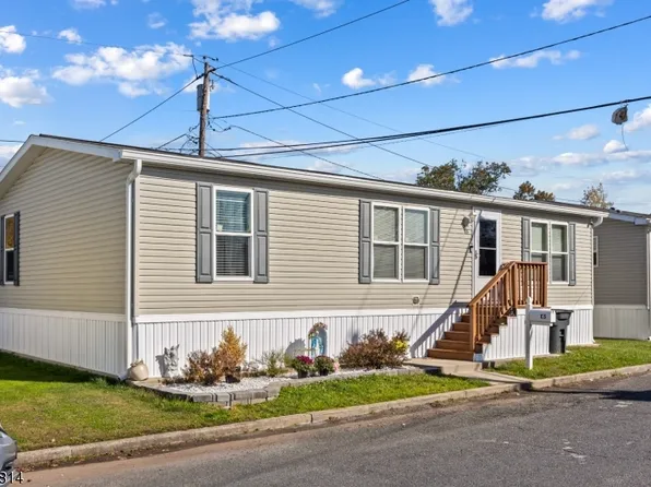26 Dalbert St #E5, Carteret Boro, NJ 07008
