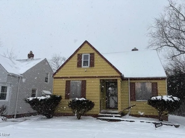 19910 Mountville Dr, Maple Heights, OH 44137