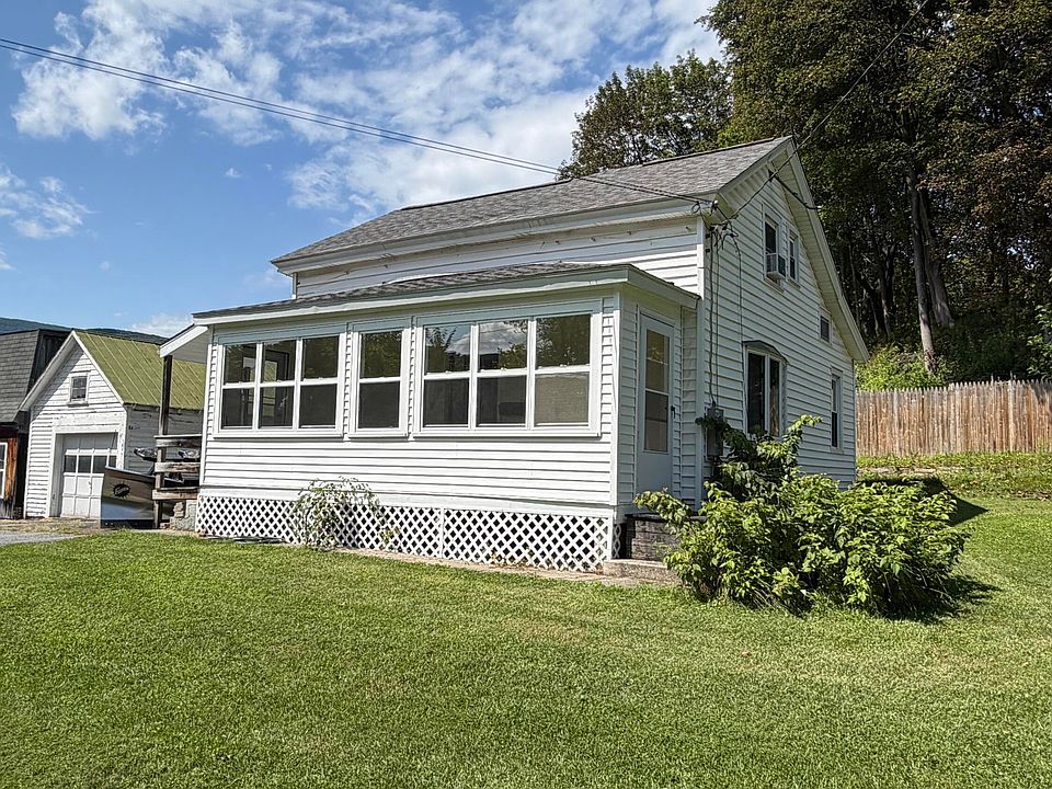 1st image of 3 Richmond Ln