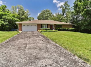 1117 Stein Rd, Saint Louis, MO 63135