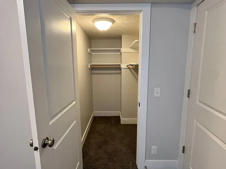 628 Park Ave — Photo 36