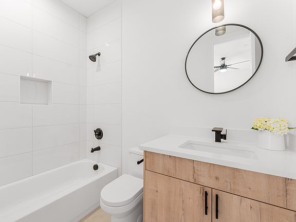 2nd image of 2015 N Prairie Ave #204