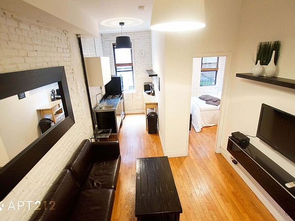 2nd image of 170 Elizabeth St #2A
