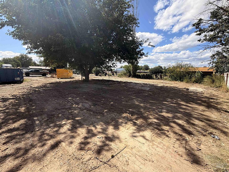 2nd image of 15920 Solar St