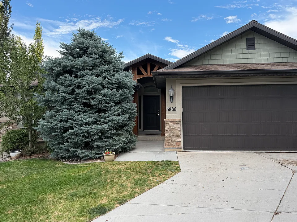 3886 E South Pass Cv