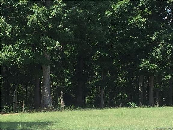 4th image of 143 Greggs Woods Dr