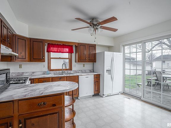4th image of 6 Riverview Ln