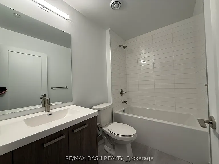 20 Soudan Ave #3606 — Photo 16