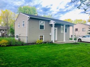 622 Westwind Dr, Carpentersville, IL