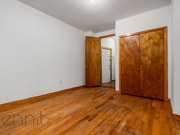4th image of 420 Melrose St APT 2L