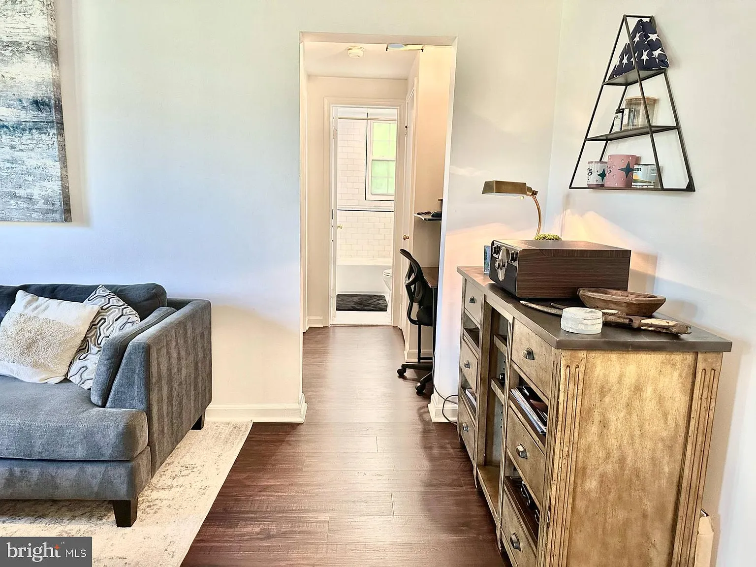 1 bed, 1.0 bath, 581 sqft, $2,100 — Photo 4