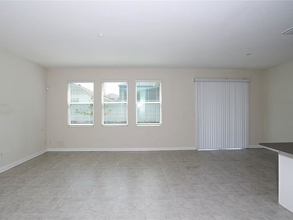 3rd image of 232 Taft Dr