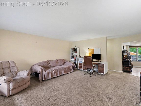 3rd image of 4071 S Elms Rd
