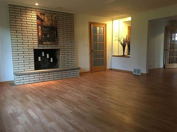 5th image of 52 Johns Woods Dr